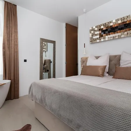 Penthouse Majestic Apartment Trogir