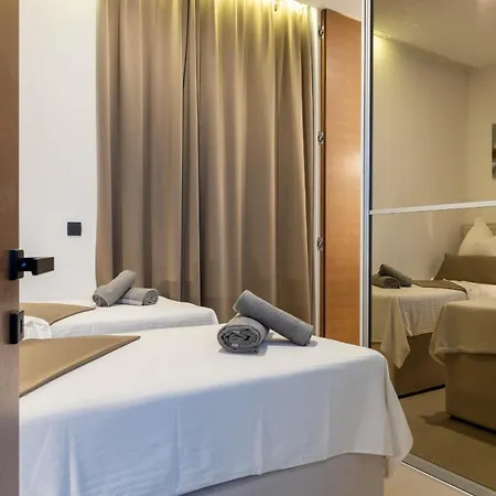 Penthouse Majestic * Τρογκίρ